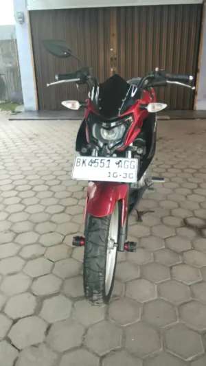 Jual bekas Vixion Advance Ganteng plus Lampu Prozy dan Lampu Forklift,lokasi di Medan Denai