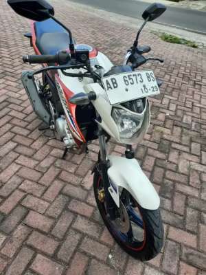 Jual bekas VIXION NVL 150 2014 MERAH PSJAK BARU BLN 10 SDH DIBAYAR JOGJA TERAWAT,lokasi di Ngaglik