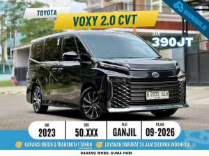 Jual bekas Voxy 2.0 CVT 2023 Hitam istimewa,lokasi di 