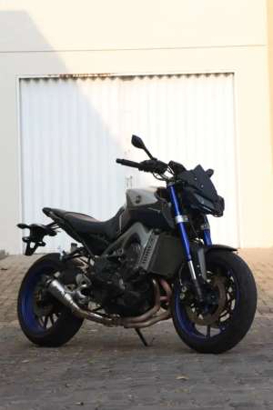 Jual bekas Yamaha Mt-09 2017 Blue Race, Kondisi full cakep, full mulus, no PR,lokasi di Kenjeran