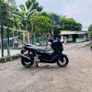 Jual bekas Yamaha Nmax 155cc Keylles Non Abs BluecoreTahun 2021,lokasi di Jakarta Timur