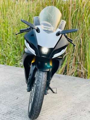 Jual bekas Yamaha r-15 v4 connected yamaha r15 v-4 2022 yamaha r 15 v-4 connected,lokasi di Benowo