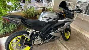 Jual bekas Yamaha r15 v3 Silver low km, jarang dipakai,lokasi di Bogor Selatan - Kota