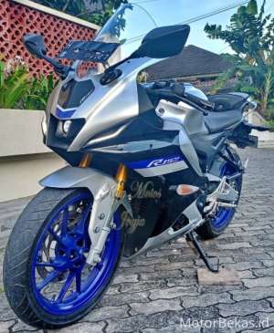 Jual bekas Yamaha YZFR15M Silver Black 2022 Plat H Salatig,lokasi di Yogyakarta