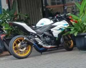 Jual bekas Yamaha yzf r25 yamaha r25 mint condition r25 low km r25 bagus,lokasi di Cengkareng