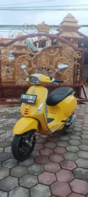 Jual bekas Yu .. vespa mwtik 2021 sprint,lokasi di Setu