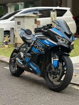 Jual bekas ZX 25R 2022 ABS,lokasi di Gading Serpong