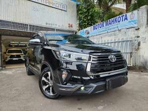 Jual bekas 46 rb km antik Innova Venturer 2.4 Diesel at 2023 nik 2022 hitam disel,lokasi di 