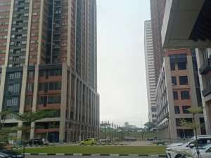 DIJUAL 4BR APARTEMEN MEIKARTA DISTRICT 1 TOWER SILVERLAKE UNIT HOEK lokasi di Cikarang Selatan, tersedia melalui melalui situs Olx