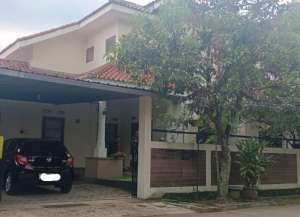 DIJUAL CEPAT RUMAH TINGGAL ARTISTIK MODERN DI ARCAMANIK ENDAH GOLF GARDEN ESTATE BANDUNG HARGA SANGAT TERJANGKAU lokasi di kebon-pisang, tersedia melalui melalui situs Lamudi