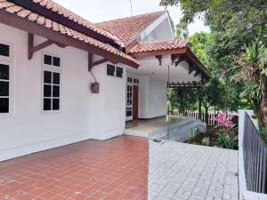Dijual Rumah Lama Posisi Hoek di Komplek Bogor Baru lokasi di Bogor Utara - Kota, tersedia melalui melalui situs Olx