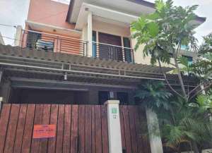 dijual rumah lelang di sememi Benowo Surabaya lokasi di ",
          price: `785000000`,
          currency: `IDR`
    };


    let pageData = {
        viewPhoneModalField: , tersedia melalui melalui situs Lamudi
