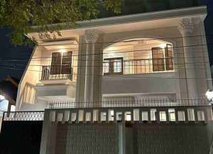 Dijual Rumah Mewah Full Renovasi Tingkat 3 Lantai Di Daerah Gajah Mungkur, Semarang lokasi di ",
          price: `5500000000`,
          currency: `IDR`
    };


    let pageData = {
        viewPhoneModalField: , tersedia melalui melalui situs Lamudi