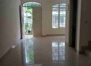 Disewakan Rumah Semi Furnish cluster Europe Green Lake City lokasi di ",
          price: `78000000`,
          currency: `IDR`
    };


    let pageData = {
        viewPhoneModalField: , tersedia melalui melalui situs Lamudi