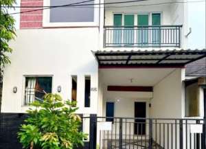 HARGA DI BAWAH 1 MILYAR SUDAH DAPAT RUMAH 2 LANTAI DI LOKASI STRATEGIS SERPONG PARK lokasi di jelupang, tersedia melalui melalui situs Lamudi