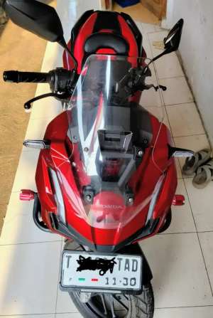 Jual bekas Honda ADV 160 Merah,lokasi di Pagaden