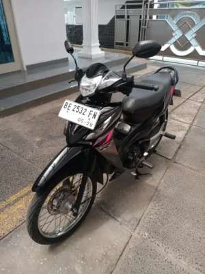 Jual bekas Honda revo lancip 2008 cakep orisinil,lokasi di Cilandak