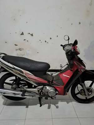 Jual bekas Jual Motor Supra 125 terawat. PLAT W,lokasi di Sedati