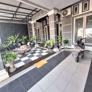 JUAL RUGI RUMAH KOMPLEK 3.5LANTAIROOFTOP. KARYA DARMA - JOHOR lokasi di Medan Johor, tersedia melalui melalui situs Olx