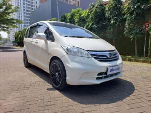 Jual bekas LOW DP Honda Freed 1.5 S Bensin-AT 2013 EVB,lokasi di 