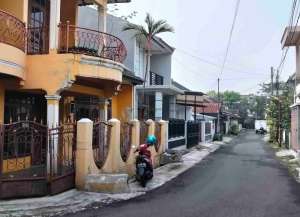 MURAH RUMAH 2 LANTAI DI MARGAHAYU RAYA BUAH BATU BANDUNG lokasi di ",
          price: `650000000`,
          currency: `IDR`
    };


    let pageData = {
        viewPhoneModalField: , tersedia melalui melalui situs Lamudi