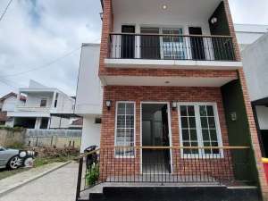 RUMAH BAGUS Sayap Cikutra Dekat BORMA Cikondang Cigadung Bandung lokasi di Cibeunying Kaler, tersedia melalui melalui situs Olx