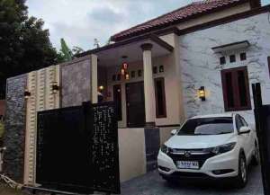 Rumah Baru Di Semarang Elegant dan Modern lokasi di ",
          price: `630000000`,
          currency: `IDR`
    };


    let pageData = {
        viewPhoneModalField: , tersedia melalui melalui situs Lamudi