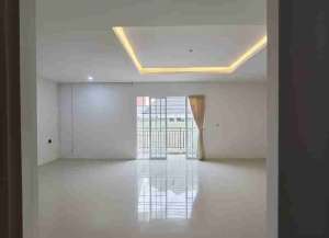 Rumah Cantik 2lt di Boulevard Citragrand Semi Furnish lokasi di sambiroto, tersedia melalui melalui situs Lamudi