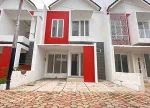 Rumah cluster Siap huni di pondok gede kota Bekasi 2 lantai 3 kamar tidur strategis ke pintu tol Jatiwarna jatiasih dan LRT Jatibening lokasi di ",
          price: `1244000000`,
          currency: `IDR`
    };


    let pageData = {
        viewPhoneModalField: , tersedia melalui melalui situs Lamudi