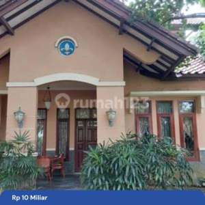 Rumah Mewah 2 Lantai, Tirto Agung, Tembalang. Lokasi Strategis. Cocok Untuk Keluarga Besar , tersedia melalui melalui situs Rumah123