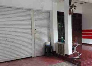 Rumah Nyaman Baturetno BanguntapanAkses Mudah ke RingroadKota Jogja lokasi di ",
          price: `2000000000`,
          currency: `IDR`
    };


    let pageData = {
        viewPhoneModalField: , tersedia melalui melalui situs Lamudi