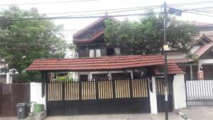 Rumah TinggalKost di Jalan Utama Area Exclusive Cikini Raya lokasi di Menteng, tersedia melalui melalui situs Olx