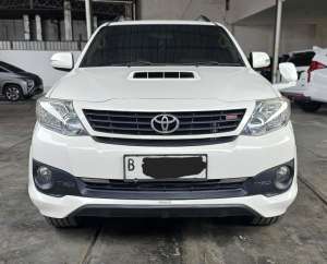 Jual bekas Toyota Fortuner TRD 2015Toyota Fortuner 2.5 TRD AT Matic 2015 Putih Mulus Siap Pakai Gres,lokasi di Jawa Barat
