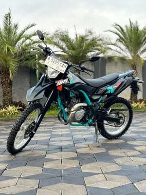 Jual bekas Yamaha WR 155 thn 2024 Hitam Biru Odo 700 Koko Motor,lokasi di Mojoanyar