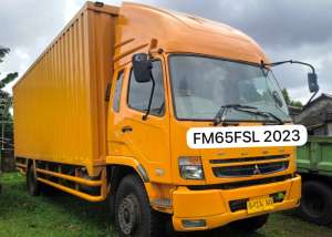 Jual bekas 14rbKMbanbaru MURAH Mitsubishi Fuso engkel 4x2 FM 65 SL box besi 2023,lokasi di Jakarta DKI
