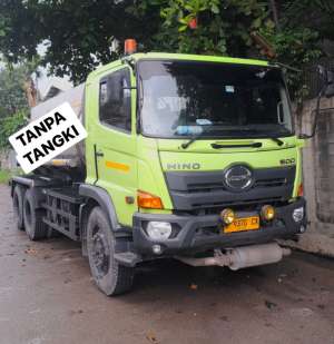 Jual bekas 46rbKMbanBARU MURAH Hino tronton 6x2 FL235JN 2019 sasis ex tangki,lokasi di Jakarta DKI