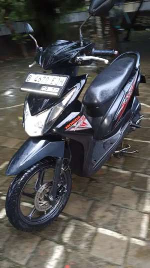 Jual bekas beat second 2015 pajak on body mulus mesin alus,lokasi di Beji