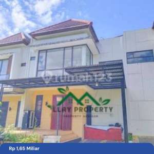 Cantik 3 Lantai Harga.menarik,Terawat Bagus, Ada Kitchen Setdi Holland Village Manado, Harga Juga.bersaing , tersedia melalui melalui situs Rumah123