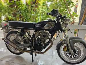 Jual bekas cb basic gl pro th 2004 semi tiger,lokasi di Bekasi Selatan