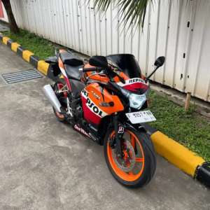 Jual bekas cbr 250 r repsol,lokasi di Bekasi Selatan