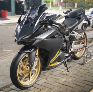 Jual bekas CBR 250 RR 2017 warna rare,lokasi di Pagedangan