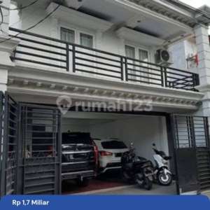 Cocok Untuk Kost Rumah Usaha Strategis Dekat Tol Bonus Furniture Dan Ac Kebun Jeruk Jakarta Barat , tersedia melalui melalui situs Rumah123