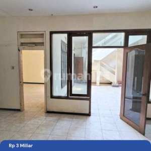 Dekat Masjid Agung Sekolah Al Hikmah Rumah 2 Lantai Gayungsari Surabaya One Gate Bebas Banjir , tersedia melalui melalui situs Rumah123