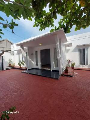 Di Jual Rumah Depok Baru Harga Nego lokasi di Perumahan villa pertiwi Jl BDNI 1 no.102, tersedia melalui melalui situs Olx