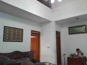 Di jual rumah kokoh megah 2 lantai full di lokasi Ciledug Tangerang kota lokasi di Larangan, tersedia melalui melalui situs Olx