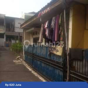 Dijual 2 Rumah Kontrakan Strategis Dekat Puskesmas Munjul Jakarta Timur , tersedia melalui melalui situs Rumah123