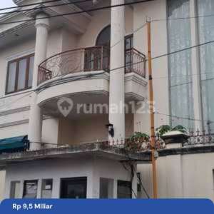 Dijual CepatBuc Rumah Mewah dan Luas di Jakarta , tersedia melalui melalui situs Rumah123