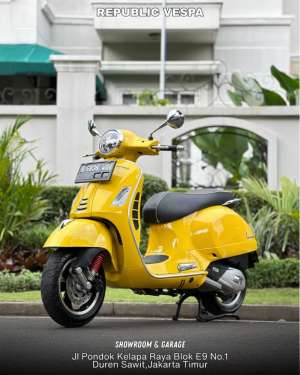 Jual bekas Dijual Cepat Piaggio Vespa GTS 150 4V IGET ABS LED FACELIFT TH 2019 Warna Yellow Sole ,,lokasi di Jl. Kelapa sawit raya no. 5