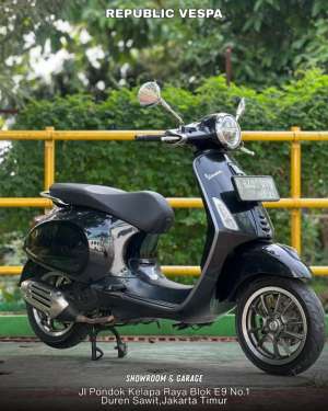 Jual bekas DIJUAL cepat Piaggio Vespa Primavera S ABS IGET LED 2020 warna Hitam.,lokasi di Jl. Kelapa sawit raya no. 5