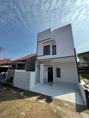 DIJUAL CEPAT RUMAH 2 LANTAI SIAP HUNI DEKAT STASIUN DEPOK . , tersedia melalui melalui situs Olx